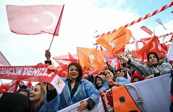 Denizli’de toplu açılış töreni: Başkan Erdoğan’dan muhalefete Yeter! Söz milletin afişi tepkisi