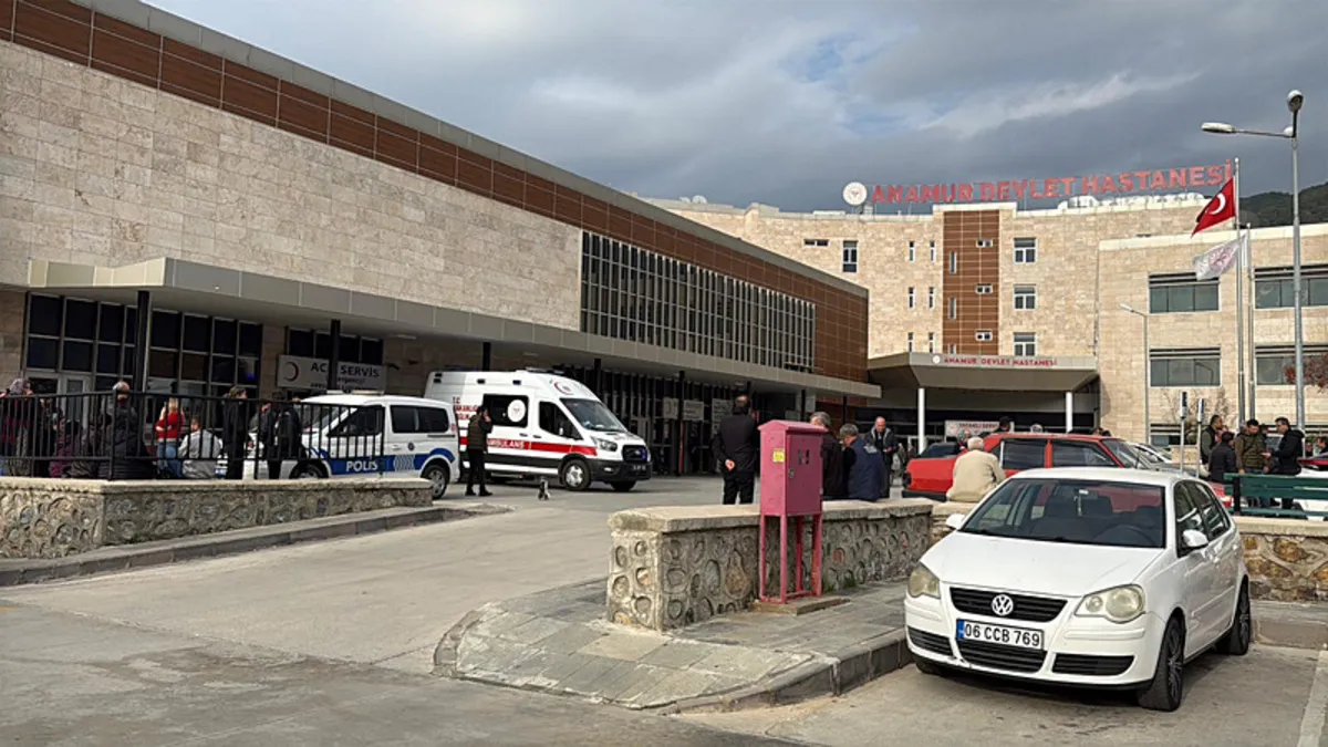 Ortaokul öğrencisi okul müdürünü tüfekle vurdu