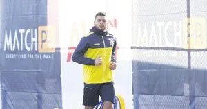Simon Falette kupada sahada