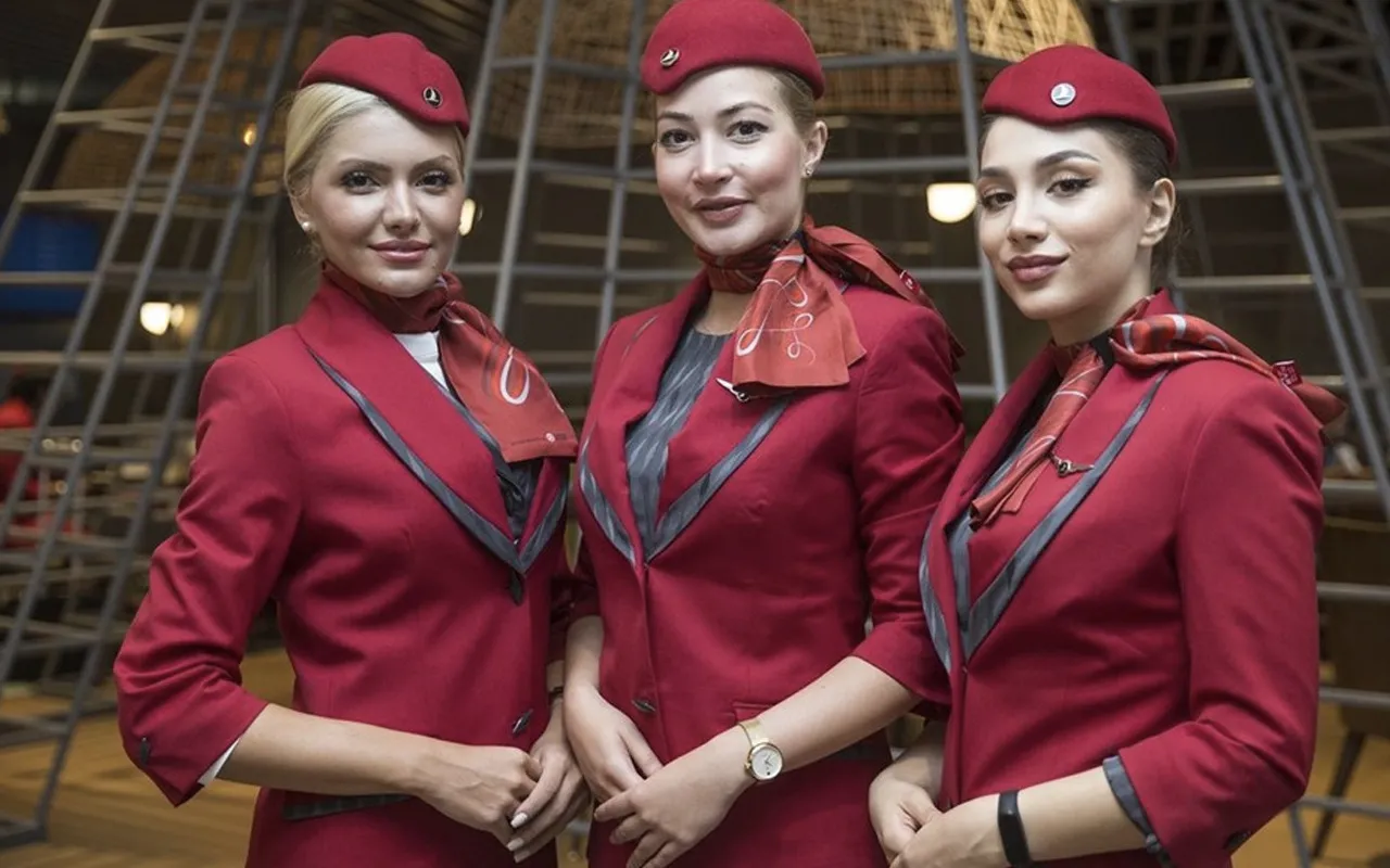 THY'nin kabin ekibine yolculardan tam not