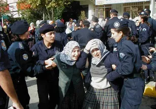 Milli iradeye 'postmodern' hançer