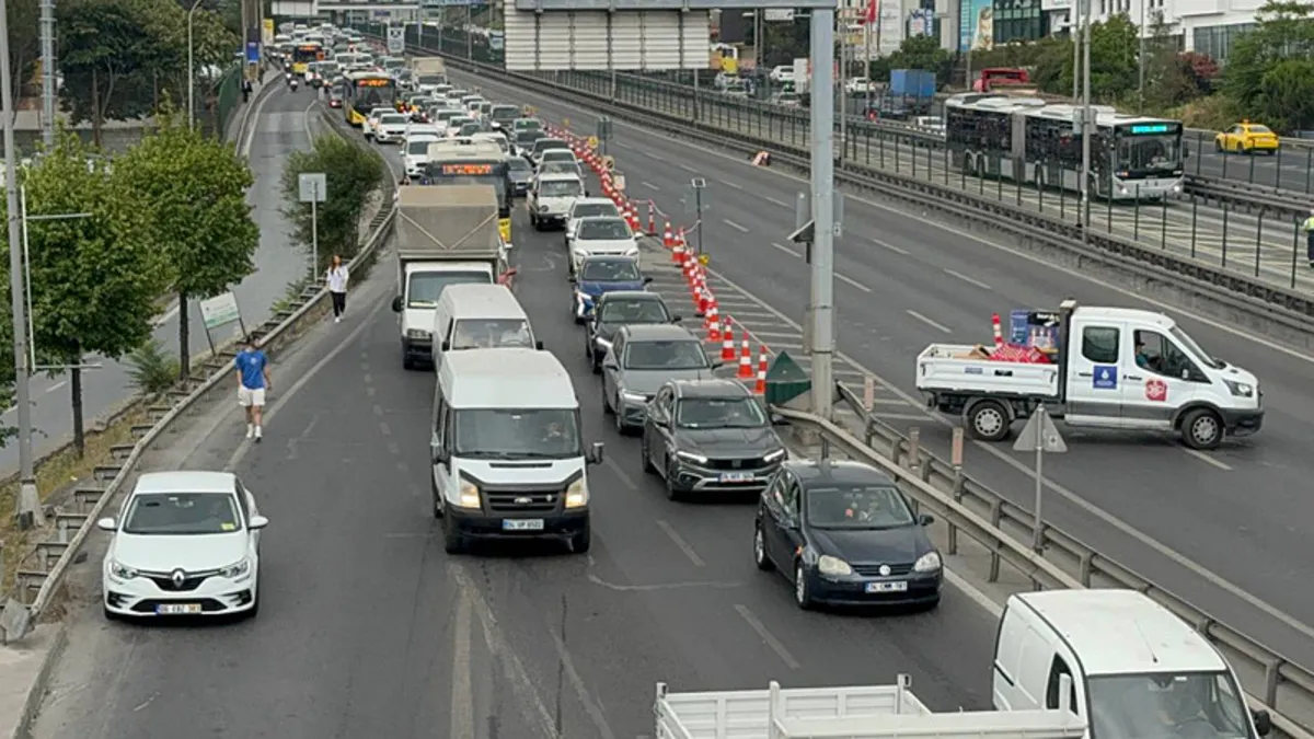 Haliç Köprüsü'ndeki çalışma İstanbul trafiğini felç etti! Kilometrelerce araç kuyruğu oluştu! Haliç Köprüsü ne zaman açılacak?