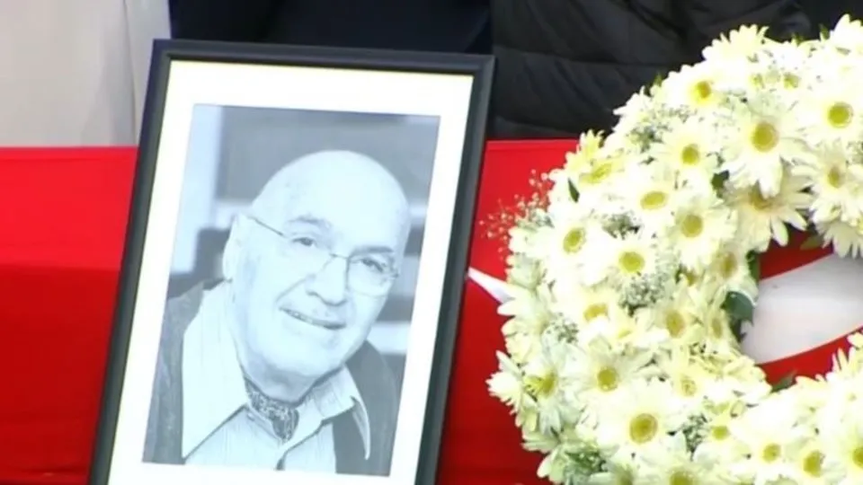 Hıncal Uluç 83 yaşında hayatını kaybetti! Turkuvaz Medya önünde tören düzenlendi! Ağabeyinden duygulandıran sözler