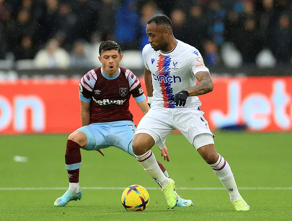 premier-lig-ekibi-kamp-icin-turkiyeye-geldi-futbol-tarihinde-bir-ilk-1670189511755.jpg Premier Lig ekibi kamp için Türkiye'ye geldi! Futbol tarihinde bir ilk... - 2