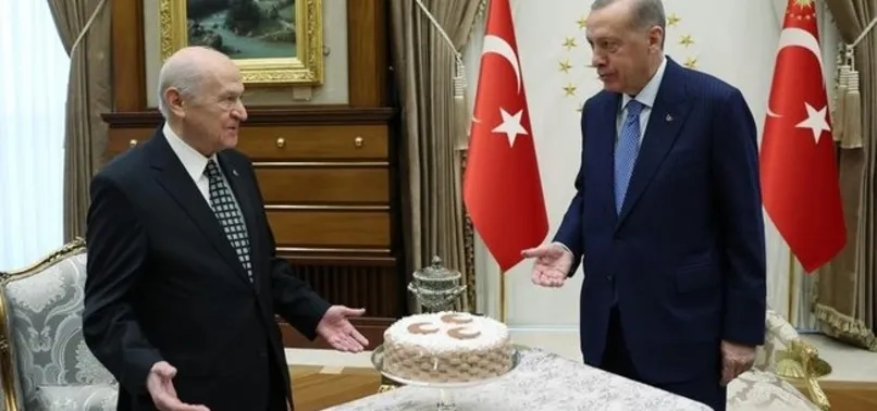 Başkan Erdoğan ile Devlet Bahçeli arasında gülümseten diyalog: "Ne kadar daha gençleştik?"