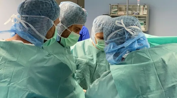 Estetik yaptıranlara korona aşısı uyarısı! Dolgusu olanlarda iltihap yapıyor