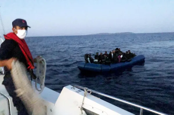 1656647258059.jpg Vicdansız Yunanistan'dan insanlık dışı muamele! Denizin ortasında doğdu - 4