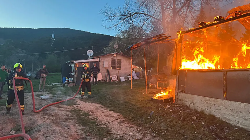 Bolu'da baraka alevlere teslim oldu