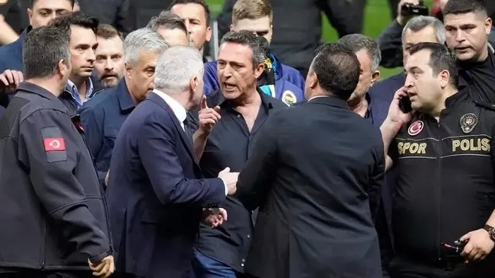 Tahkim Kurulu açıkladı! Fenerbahçeli futbolcular için karar verildi | İşte olaylı derbinin ceza indirimleri