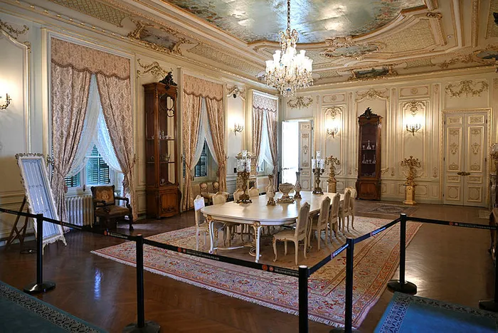 acilisina-artik-sayili-saatler-kaldi-restorasyonu-tamamlanan-osmanlinin-son-sarayi-yildiz-sarayinda-aciliyor-k-1721335362883.jpg 100 yıl sonra bir ilk! Restorasyonu tamamlanan ve Osmanlı'dan derinler izler taşıyan "Yıldız Sarayı" açılıyor | Kurdeleyi Başkan Erdoğan kesecek - 5