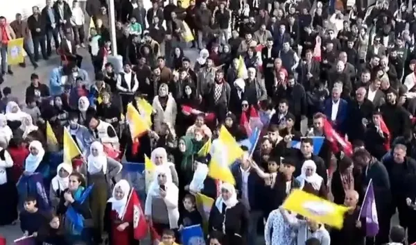 DEM’li Tülay Hatimoğulları bebek katili Abdullah Öcalan’a özgürlük nidaları attı! Skandal kürdistan çıkışı...