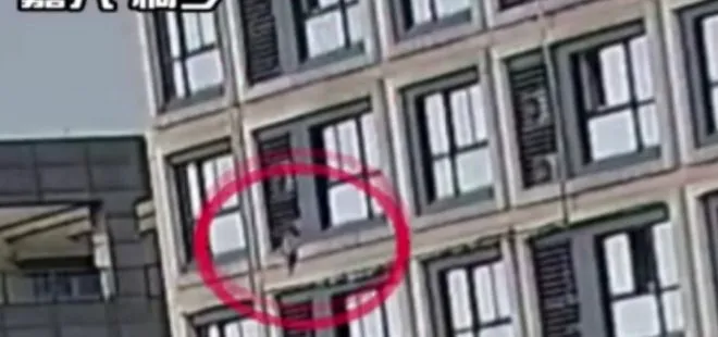 Çin’de 2 yaşındaki çocuğun inanılmaz kurtuluşu! 5. kattan düştüğünü gören adam böyle yetişti