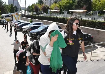 Eskişehir'de fuhuş operasyonu! 19 şüpheli yakalandı