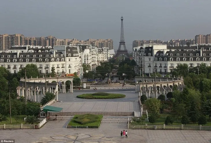 Çin’de çakma Paris