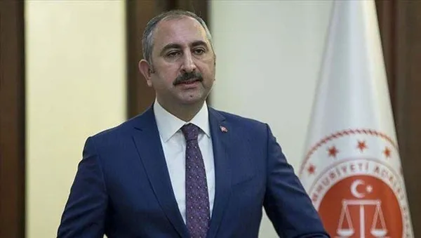 1639281352321.jpeg Yeni yargı paketinin detayları ortaya çıkmaya başladı! Kadına tacize ceza artıyor - 1