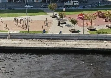 İzmir'de denizle yeşil alan arasına beton set! CHP'li Cemil Tugay'a büyük tepki