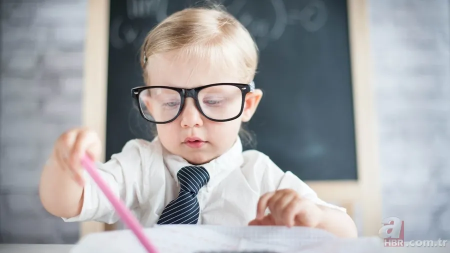 Psikologlar anlattı: Zeki insanların fark edilmeyen 2 günlük davranışı 5