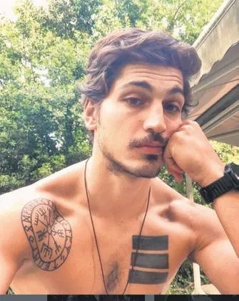 bahar-sahin-ihaneti-cabuk-unuttu-yeni-sevgilisiyle-parise-yelken-acti-1637993079162.jpeg Bahar Şahin ihaneti çabuk atlattı! Yeni sevgilisiyle Paris'te - 4