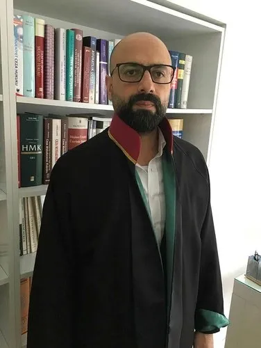 istanbul-barosu-sehit-ve-gazilerin-avukati-ugur-guvene-bir-gunde-sorusturma-acti-2-sene-8-ay-17-gundur-sonuclanmadi-1593506039671.jpeg Darbecilere katil dedi İstanbul Barosu soruşturma açtı! 2 sene 8 ay 17 gündür sonuçlanmadı! - 2