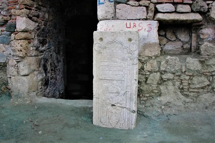 Amasya’daki Venk Ayazması kazısında ’rahip mezarı’ bulundu