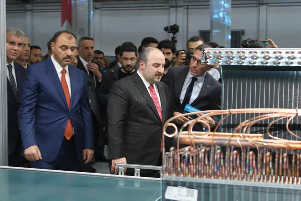 bakan-mustafa-varank-yatirim-yapan-herkes-kazanmaya-devam-edecek-1653490739354.jpg Bakan Mustafa Varank: Yatırım yapan herkes kazanmaya devam edecek - 2