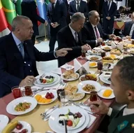 Erdoğan, Milli Savunma Üniversitesi öğrencileriyle iftar yaptı