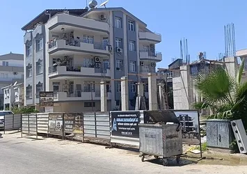 Antalya'da inşaatta iş kazası! 3 metre yüksekten düştü