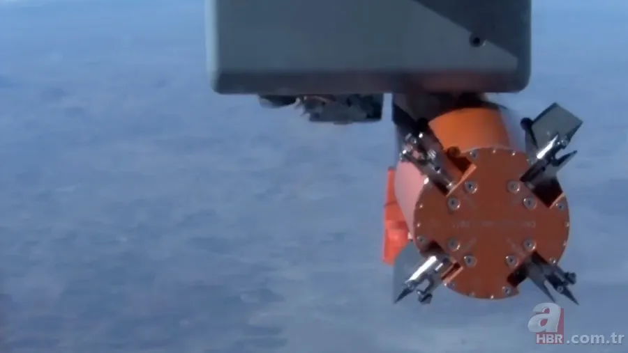 Bayraktar Akıncı 'TOLUN Minyatür Bomba' ile vurdu: 26 bin feet'ten 30 km'deki hedefe tam isabet 18