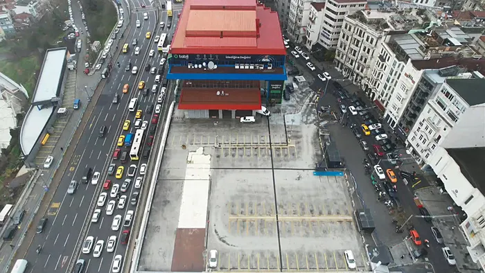 İSPARK otoparkında çatlak tehlikesi! İşte o görüntüler