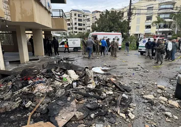 Katil İsrail'den Lübnan'da ağır bombardıman