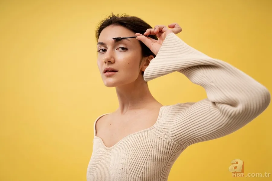 Kirpik ve kaş bakımında doğal çözümler: Tek bir damlası bile gürleştiriyor 2