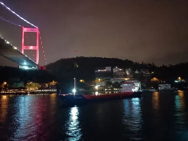 istanbul-bogazi-cift-yonlu-trafige-kapatildi-1706381928051.jpeg İstanbul Boğazı çift yönlü trafiğe kapatıldı - 1