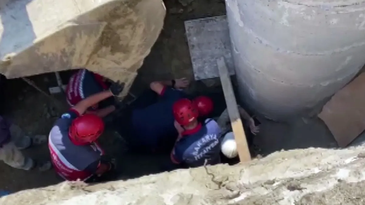 Kanalizasyon çalışması sırasında göçük altında kalan işçi kurtarıldı