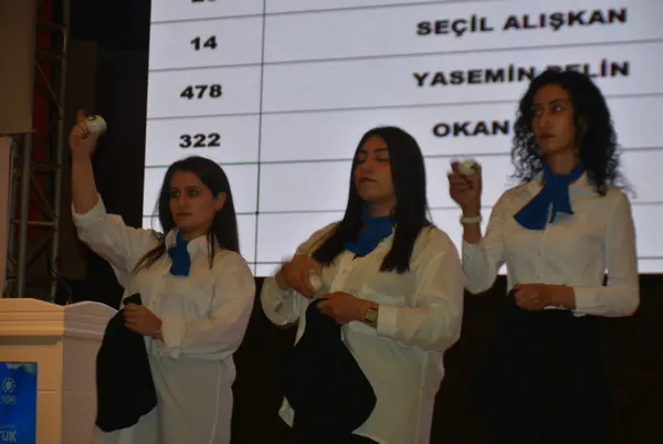 ilk-is-yerimde-kura-tarihi-belli-oldu-cevre-sehircilik-ve-iklim-degisikligi-bakani-murat-kurum-duyurdu-1678611392575.jpg “İlk İş Yerim”de kura tarihi belli oldu! Çevre, Şehircilik ve İklim Değişikliği Bakanı Murat Kurum duyurdu - 6