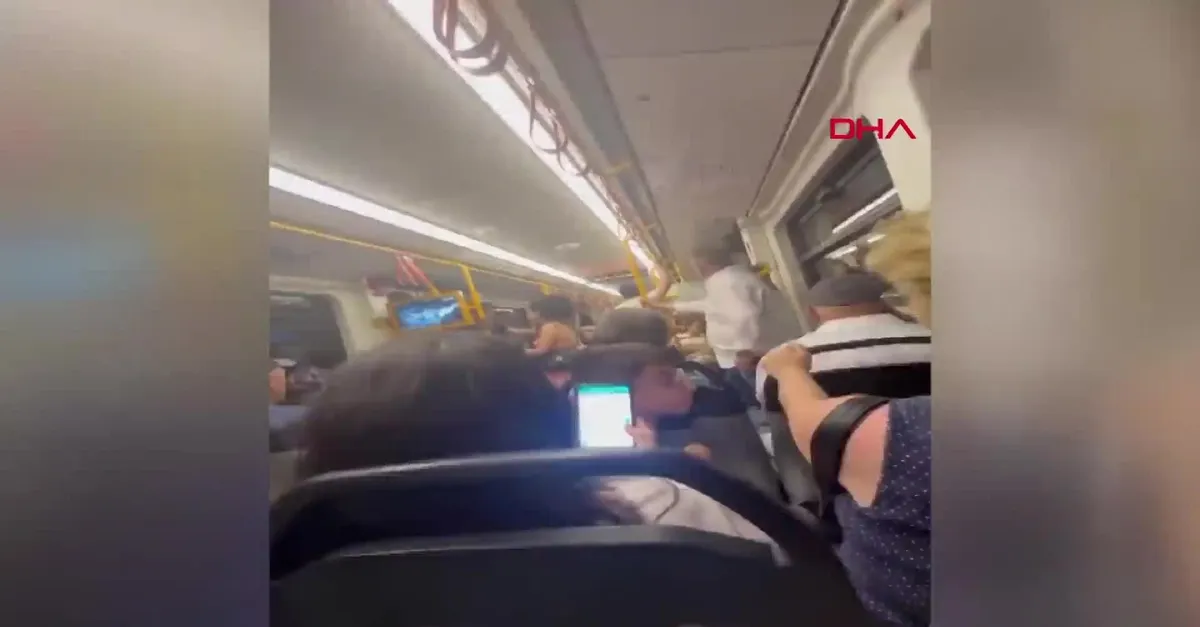 Metroda kocasını sevgilisiyle yakaladı!
