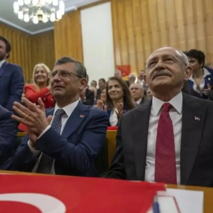 Parti içi demokrasi baş aşağı çakıldı