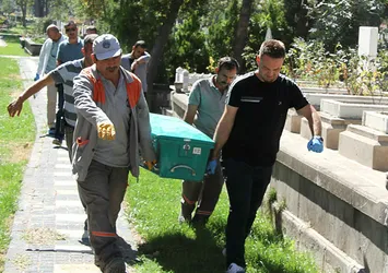 Kayseri'de mezarlıkta asılı ceset bulundu