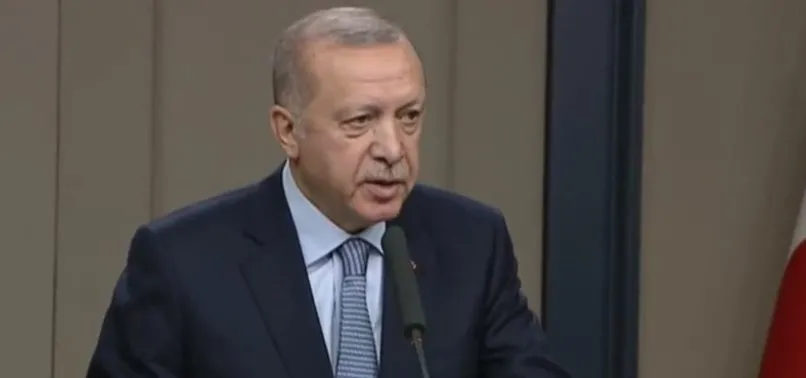 Başkan Erdoğan'dan Macron'a sert tepki: O teröristlerle görüşüyor
