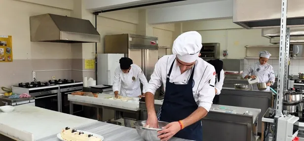 KPSS şartı yok! TBMM kura ile lise mezunu işçi alımı başladı! Kadrolar ve başvuru şartları açıklandı