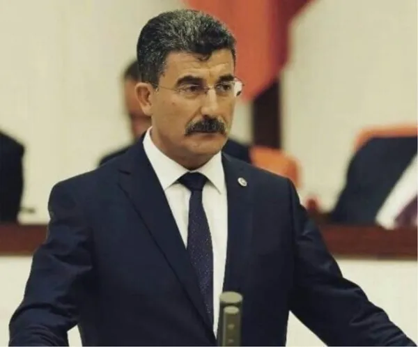 İYİ Partili Ayhan Erel’den AK Parti itirafı: İzmir’i iktidar yönetse 5 yılda ayağa kaldırır |