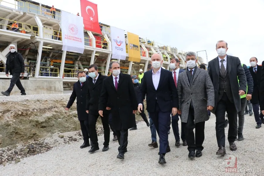 Ulaştırma ve Altyapı Bakanı Adil Karaismailoğlu İzmir-Afyonkarahisar-Ankara YHT tünel kazı başlangıç törenine katıldı 15