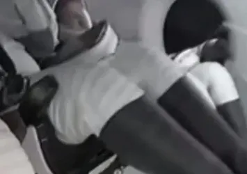 Türkiye'nin gururu Alper Gezeravcı'dan kalem deneyi! Uzaya çıktığı ilk saniyelerde testlere başladı