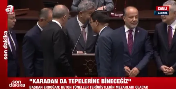 Son dakika: Başkan Erdoğan AK Parti’ye geçen İYİ Parti’den Kürşat Engin Özcan ve CHP’den Mustafa Ertekin’in rozetlerini taktı
