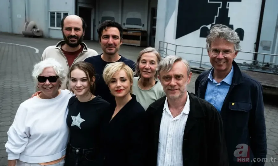 Özgü Namal'ın son haline bakın! İmaj değiştirince kimse tanıyamadı! Önce saçlarını... 5