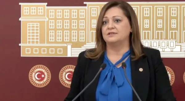 iyi-parti-ile-chp-arasinda-gerginlik-tavan-faik-oztrakin-sozlerine-dervisoglundan-yanit-iyi-partiye-yol-harita-1694101744486.jpg İYİ Parti ile CHP arasında gerginlik tavan! Faik Öztrak'ın sözlerine Dervişoğlu'ndan yanıt: İYİ Parti'ye yol haritası tanzim etmeye kalkmayın - 7