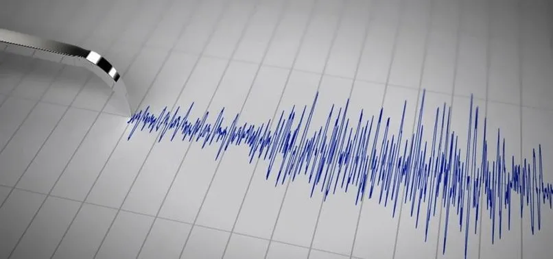 İZMİR'DE KORKUTAN DEPREM
