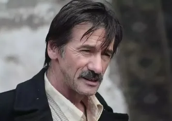 Oyuncu Mustafa Uzunyılmaz yolda yürürken kalp krizi geçirdi