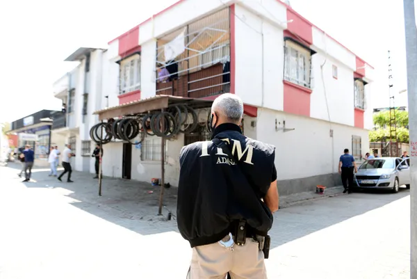 adanada-uyusturucu-saticilarina-operasyon-12-supheli-gozaltinda-1653205087650.jpg Adana’da uyuşturucu satıcılarına operasyon! 12 şüpheli gözaltında - 5