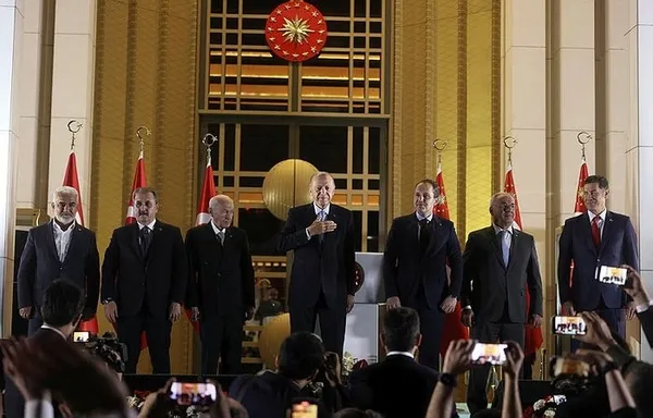 DSP lideri Önder Aksakal ve annesi arasında gülümseten diyalog: Oyum sana değil Erdoğan’a