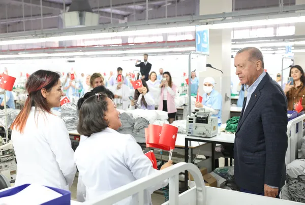 1675140307026.jpg Kadınların önündeki engelleri kaldıran bir lider! Denizli'nin emekçi kadınları konuştu - 3